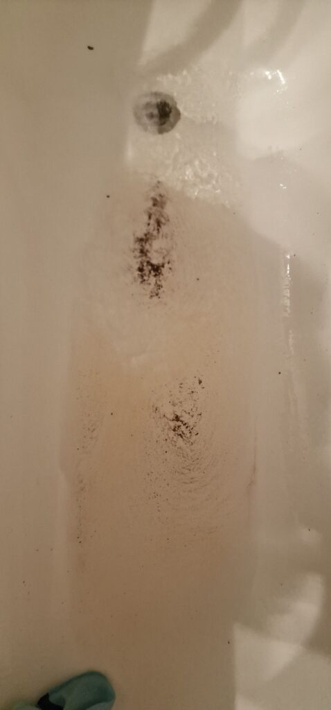 Ich brauche eure hilfe ich bin seit 1.4.in ein haus gezügelt ich musste es nehmen weil ich von dem andere haus raus müsste jetzt haben wir viel probleme mit dem vermieter er ist privat viele mängel wo nicht in ortnung sind Keine heizung Nicht immer warmes wasser zur verfügung dreck wasser